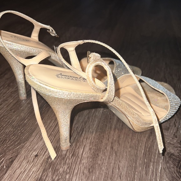 Badgley Mischka American Glamour heels with rhinestones - Picture 3 of 4